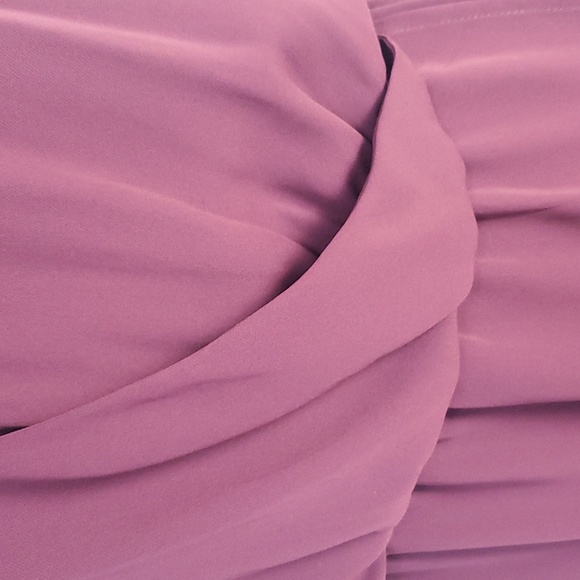 NWT Chic Cache burgundy blouse with peek a boo cutout in back. - Picture 6 of 10